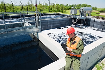 detecção-de-gás-para-trabalhadores-de-águas-residuais-SS-19722331-400pxW