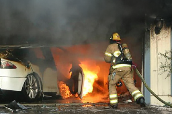 Incêndio em veículo elétrico