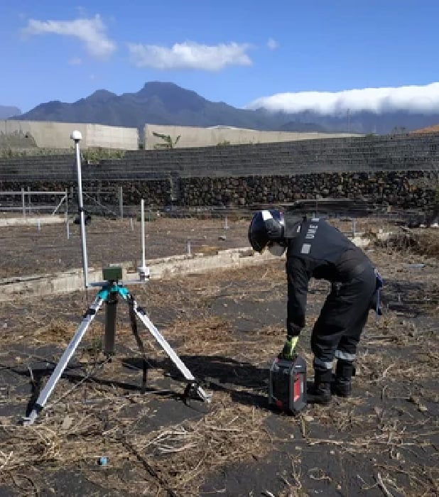 Protegendo os trabalhadores de emergência e as comunidades durante a erupção do vulcão La Palma