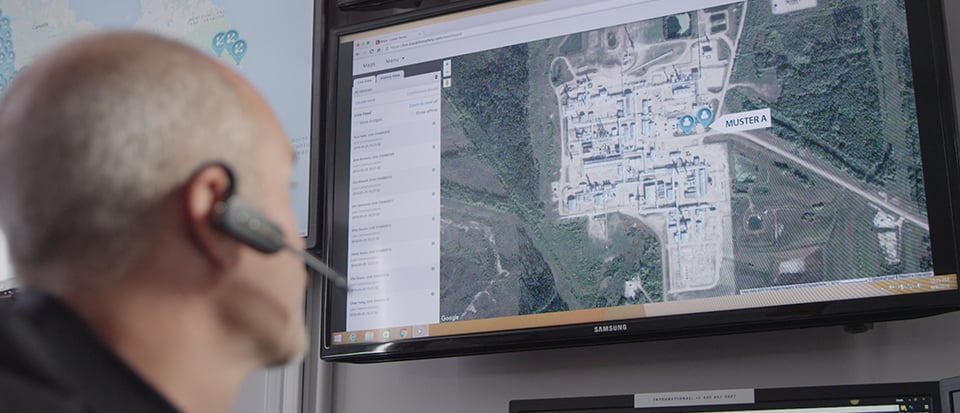 Um detector de gás tradicional não ajuda as equipes a evacuar como o detector de gás sem fio G7 da Blackline.