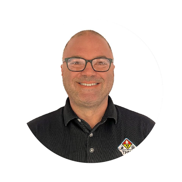 bobby-salvesen-os-caras-do-material-perigoso